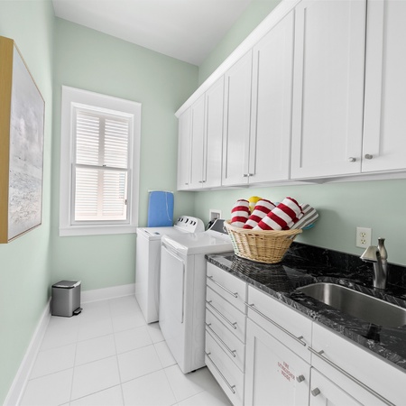 330 Beachside Dr