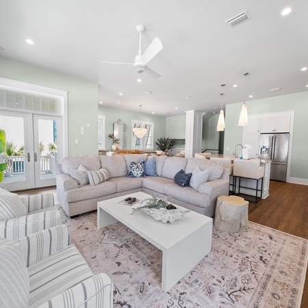 330 Beachside Dr