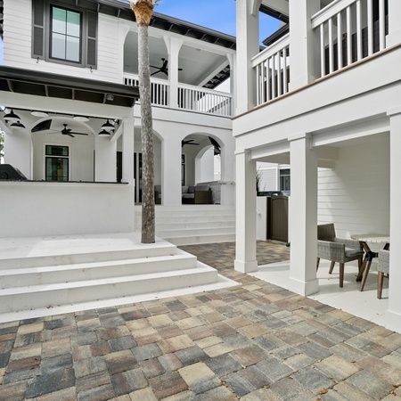 213 Sandyshore Dr