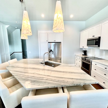 330 Beachside Dr