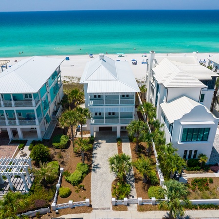 330 Beachside Dr