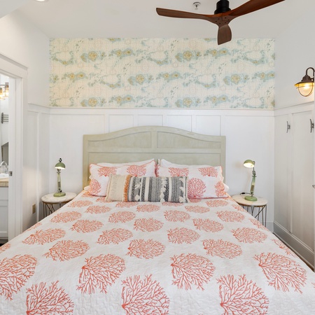 Carillon Market 305