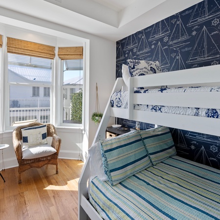 Carillon Market 305