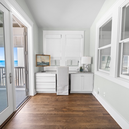 330 Beachside Dr