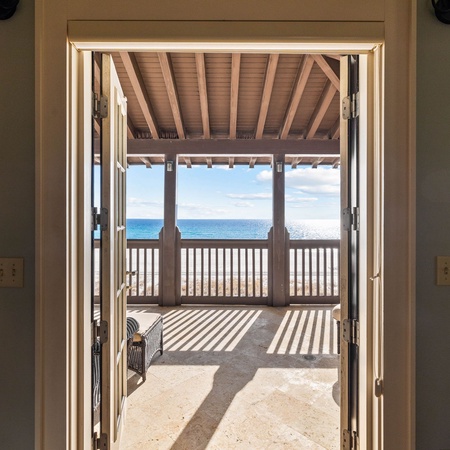 404 Beachside The Crest