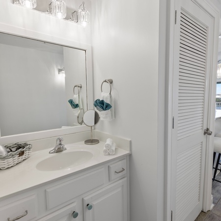Carillon Inn 313