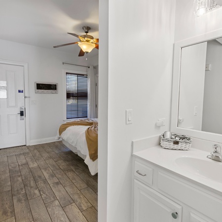 Carillon Inn 313