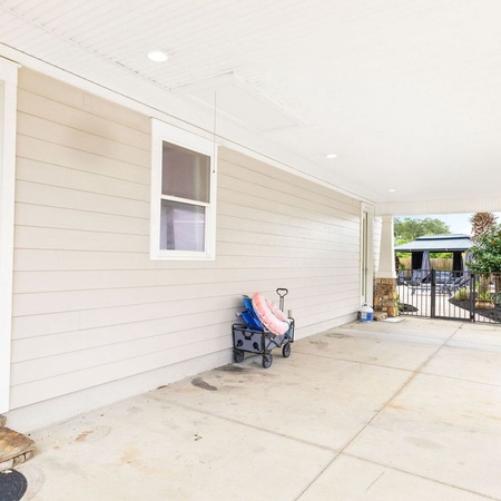 122 Kelly St