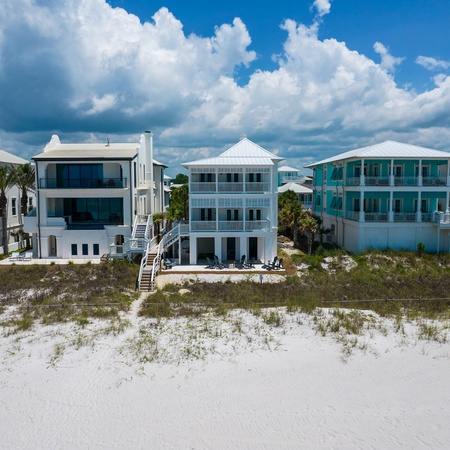 330 Beachside Dr