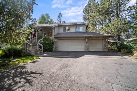 8 Shagbark Lane