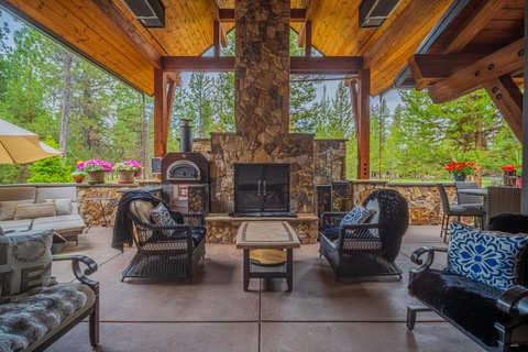 56616 Sunstone Loop