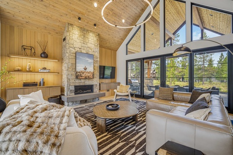 56598 Sunstone Loop