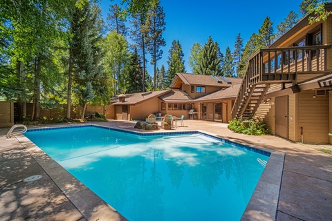 8 Fairway Lane