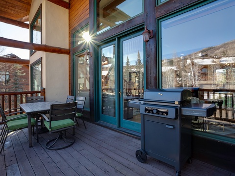 Your private deck with mountain views invites you to savor morning coffee or grill dinner with fresh alpine air. Floor-to-ceiling windows blur the line between cozy indoors and breathtaking outdoors.