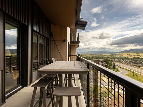 Step outside to your private balcony, where sweeping mountain views and open skies create the perfect backdrop for morning coffee or evening relaxation.