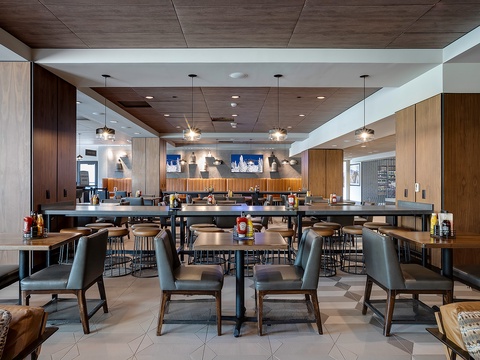 Relax in the stylish communal lounge, where modern design meets comfort. Sink into plush seating, enjoy ambient lighting, and connect with fellow travelers in this inviting shared space.