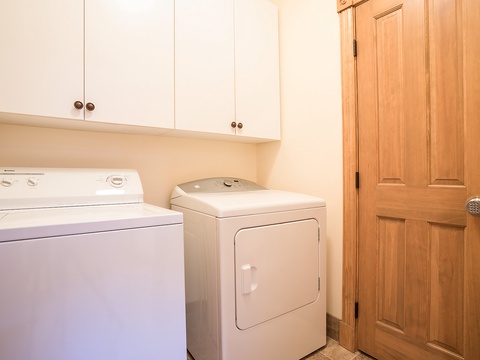 Your in-unit washer and dryer make packing light effortless—enjoy fresh, clean clothes whenever you need them during your stay.