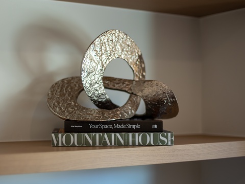 Thoughtful details create a welcoming atmosphere throughout your stay, from carefully chosen décor to curated design touches that make the space feel like home.