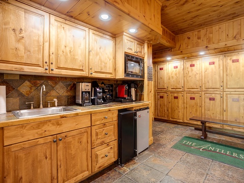 You'll find everything you need in this welcoming shared kitchen, complete with coffee station, modern appliances, and your own secure storage locker to keep belongings safe during your stay.