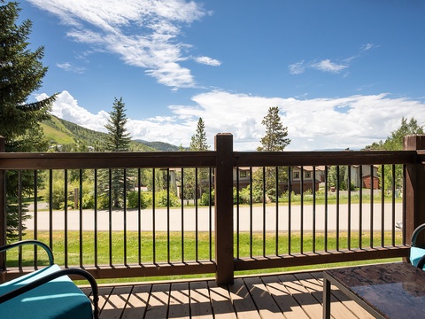 Unwind on your private balcony with breathtaking mountain vistas and fresh alpine air—perfect for morning coffee or evening relaxation.