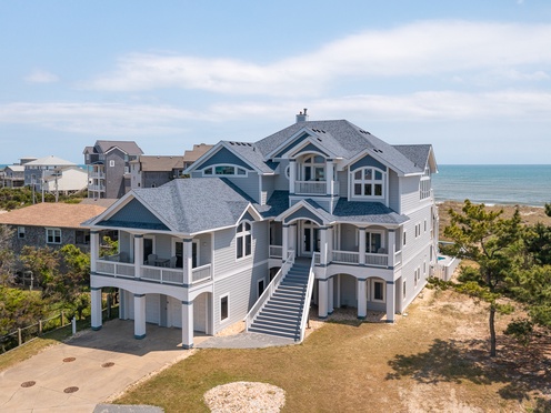 Hatteras Paradise HL-8 Exterior