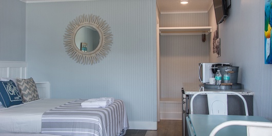 TH32: Currituck Sound Room Photo