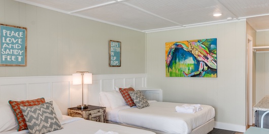 TH28: Colington Creek Room Photo