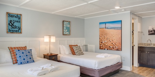 TH13: Striped Bass Room Photo