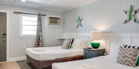 TH29: Kitty Hawk Bay Room Photo