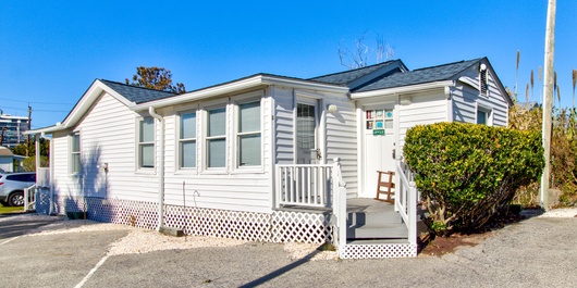 CN7152A: Seaside Cottage A Photo