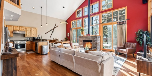 Whispering Pines Lodge Photo