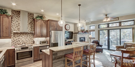 Village Point 202 Photo