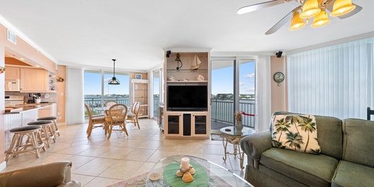 SeaSpray Riverside 611 Photo