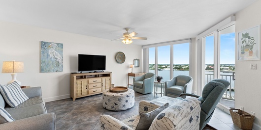 SeaSpray Riverside 813 Photo