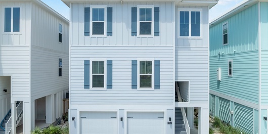 Yacht Harbor House Photo