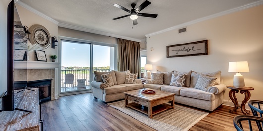 The Marina 4-502 Photo