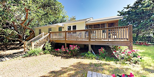 CR39: Creek Road Cottage Photo