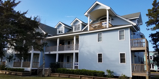 IR40: Loon's Loft Penthouse Boyette Condo 2E Photo
