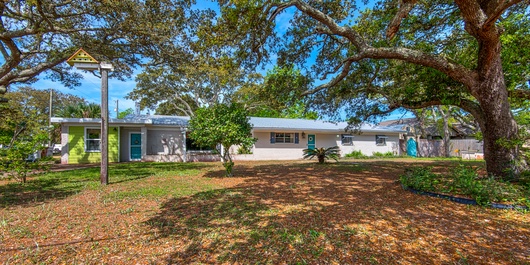Bungalow By the Sea-Starfish Photo