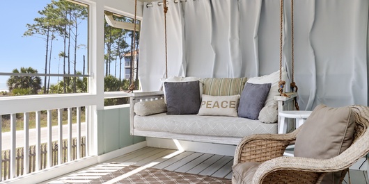 OM Shanti Seaside Cottage Photo