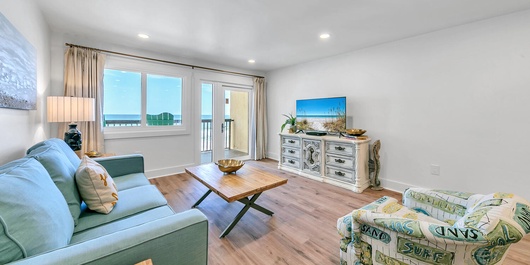 Pinnacle Port B3-408- Emerald Pearl Photo