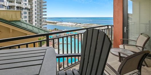 Emerald Grande W522- Harbor Breeze Photo