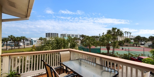 Beach Side- Harbor View Photo