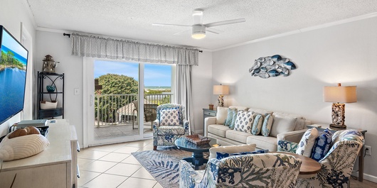 The Islander 314 Dolphin Cove Photo