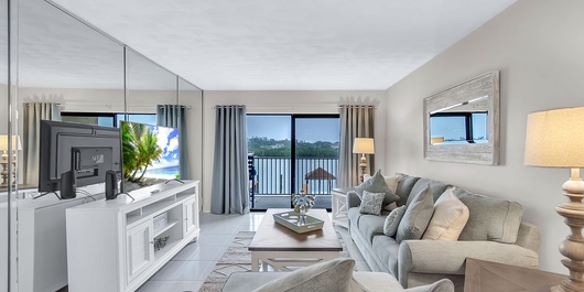 Bayshore Yacht & Tennis 211 - Premier Photo