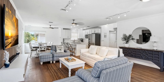 Beach Livin 3 - 3 Bedroom Upstairs Photo