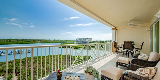 Dolphin Key 504 - Premier Photo
