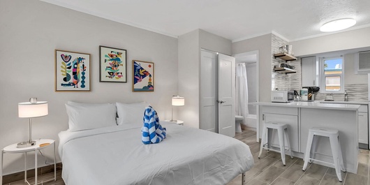 Tropic Terrace Suite 15 Photo