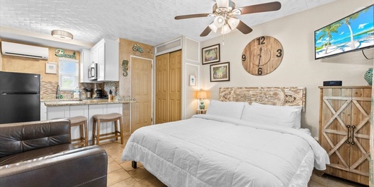 Tropic Terrace Suite 38 Photo