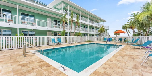 Tropic Terrace Suite 8 Photo